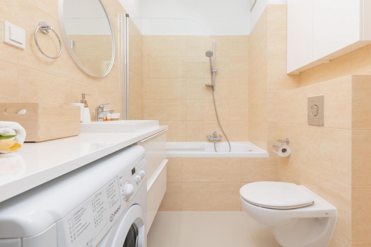 Warsaw Wola Apartment Near Nocny Market By Noclegi Renters Εξωτερικό φωτογραφία